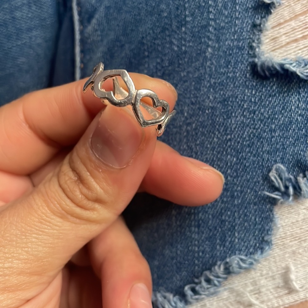 ring. - Picture 2 of 3